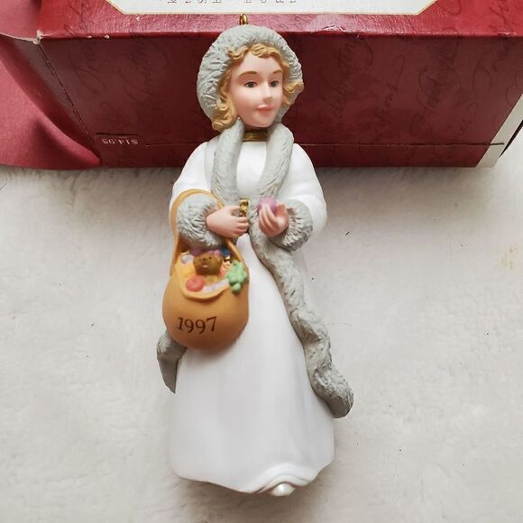 Hallmark 1997 Kolyada Christmas Visitors Collectors Series Keepsake Ornament. - Picture 4 of 10